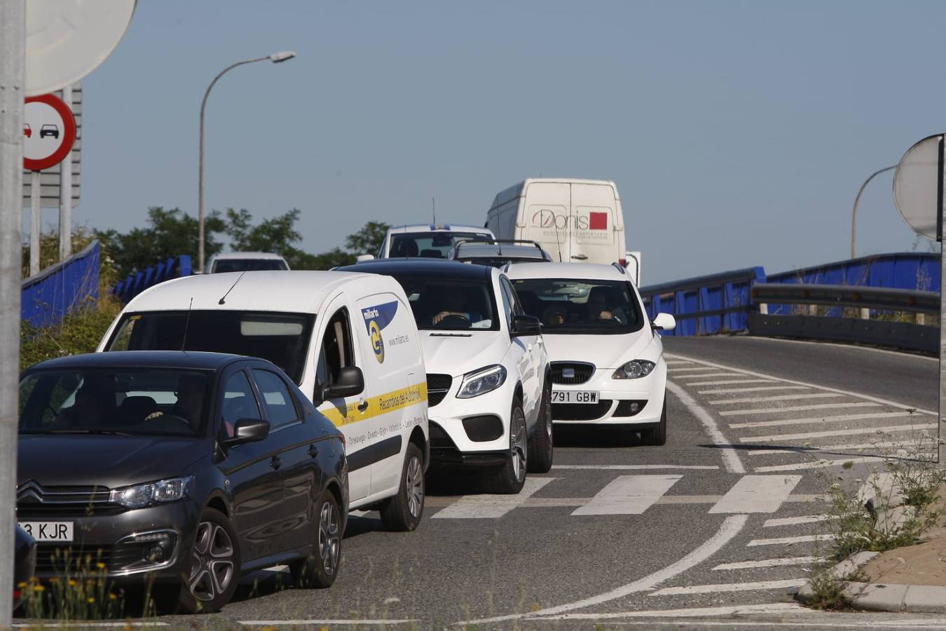 Fotos: Jueves de retenciones en la N-611