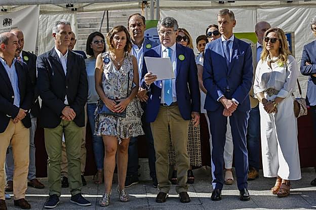 De izquierda a derecha, Víctor González Huergo, Paula Fernández, Andrés De Diego, José Luis López Del Moral y Rosaura Díaz. :