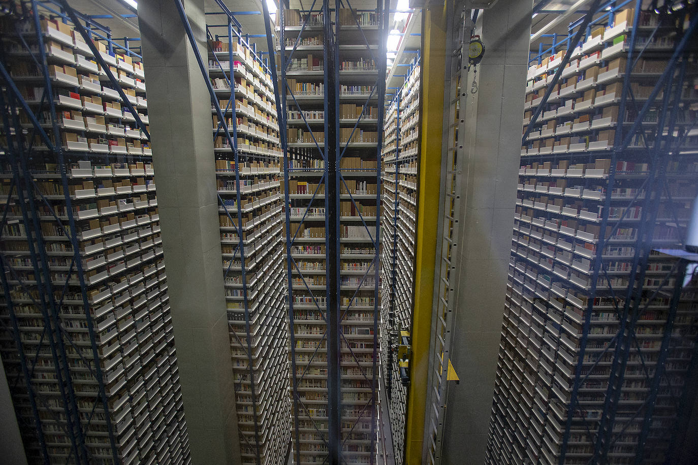 Es la desconocida segunda sede de la Biblioteca Nacional de España (BNE), pues la primera, ubicada en un palacio neoclásico del Paseo de Recoletos de la capital