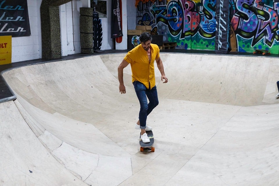 Felipe Reyes en sesión de skate.