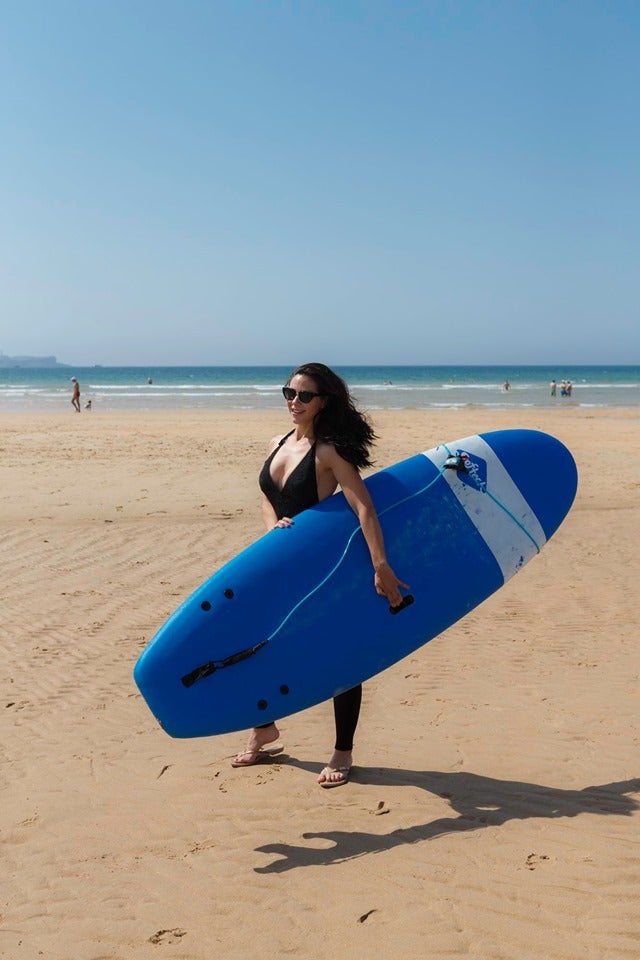 La periodista Sara Gil en su visita a Cantabria.