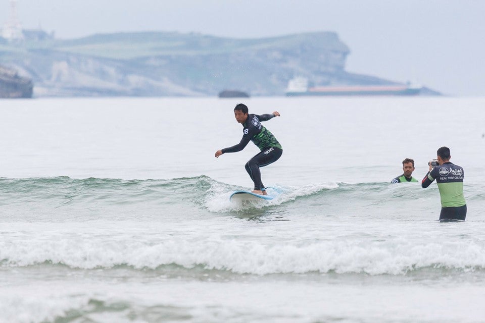 Alberto Jo Lee surcando las aguas.