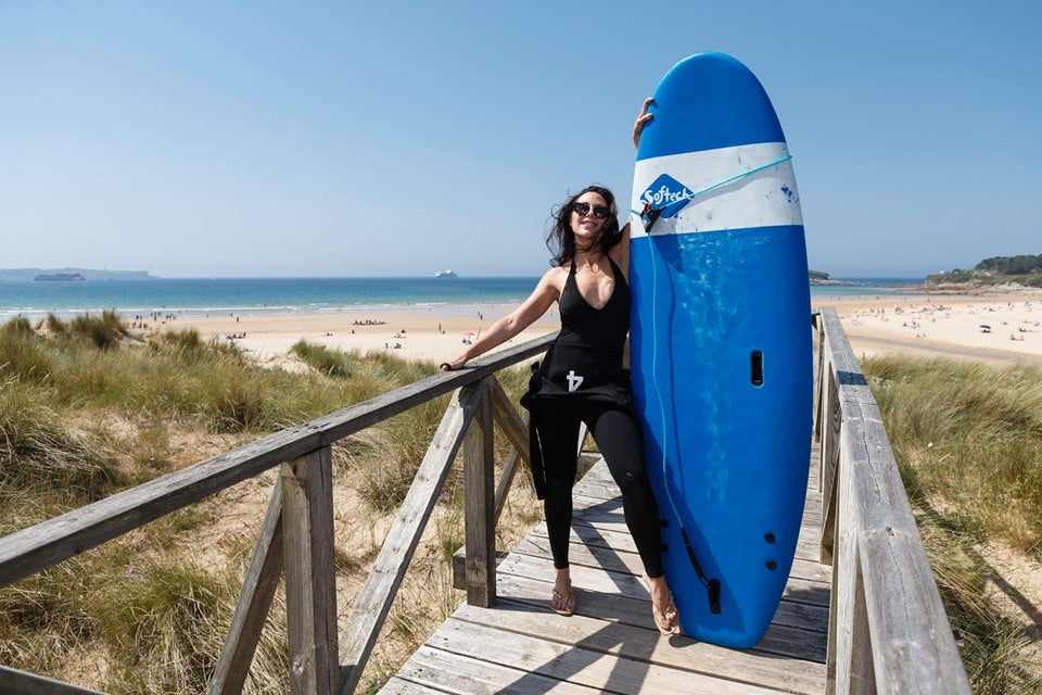 La periodista Sara Gil en su visita a Cantabria.