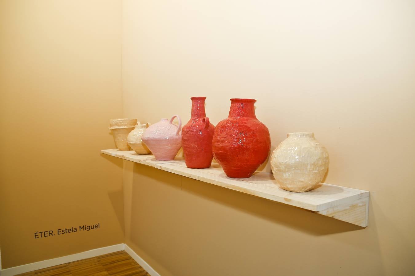 Artesantander, que acoge seis propuestas del galerismo cántabro, refuerza su ligazón entre el entramado cultural local y el mundo del arte 