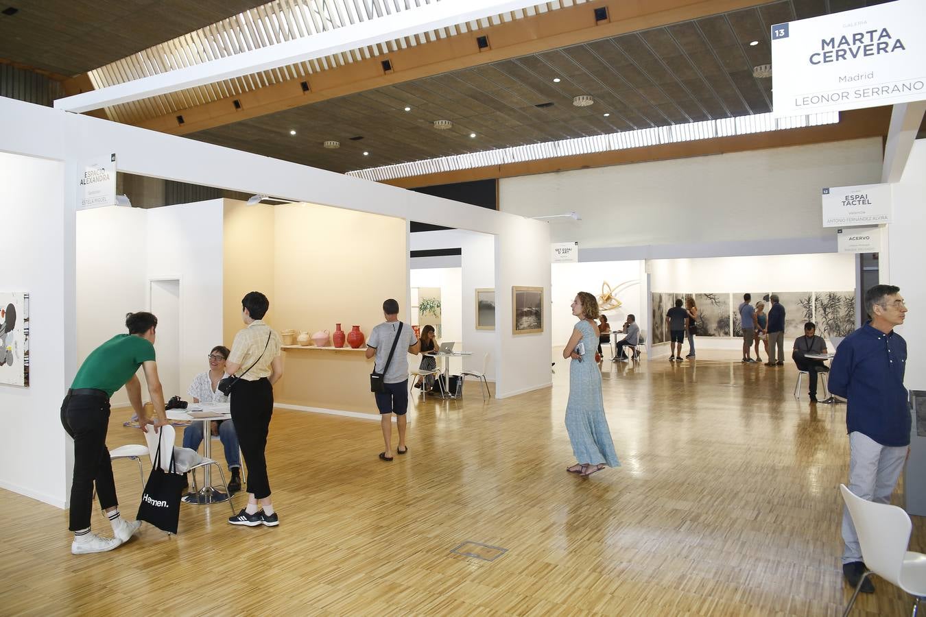 Artesantander, que acoge seis propuestas del galerismo cántabro, refuerza su ligazón entre el entramado cultural local y el mundo del arte 
