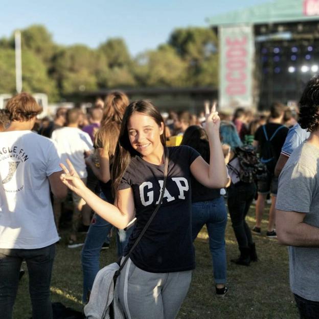 La joven cántabra, de festival de verano.