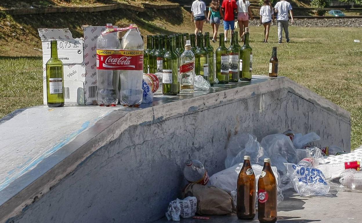 Resto de un botellón.