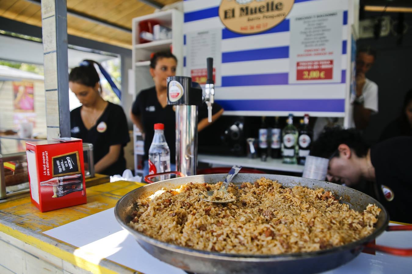 La alcaldesa de Santander, Gema Igual, inaugura las casetas de las fiestas de la capital cántabra.
