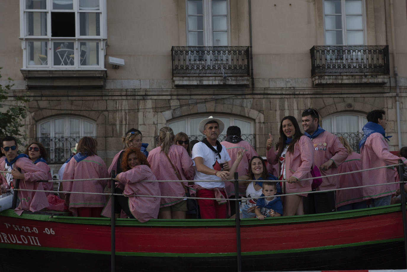 Fotos: Las calles de Santander se llenan de gente en el arranque de las fiestas