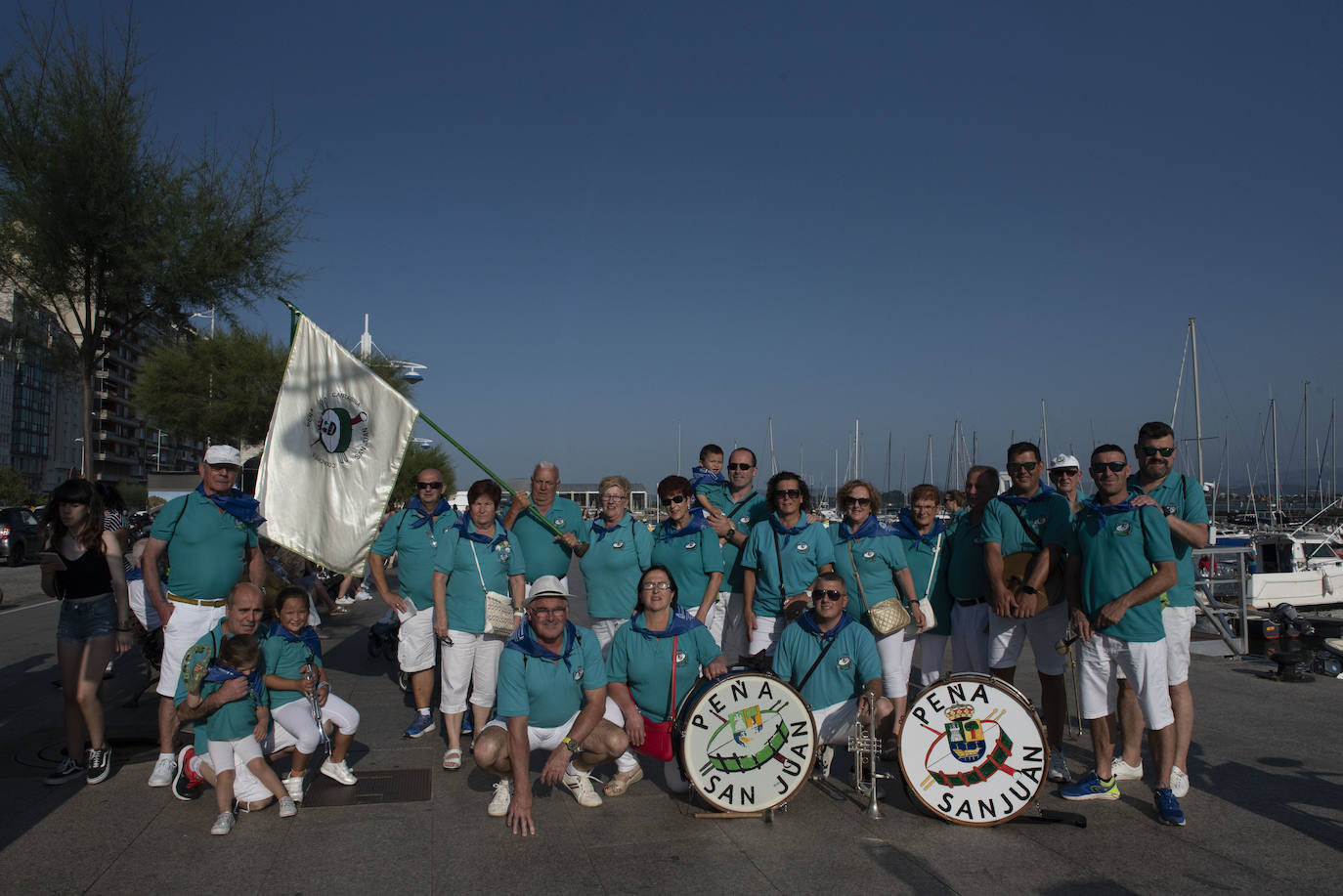 Fotos: Las calles de Santander se llenan de gente en el arranque de las fiestas