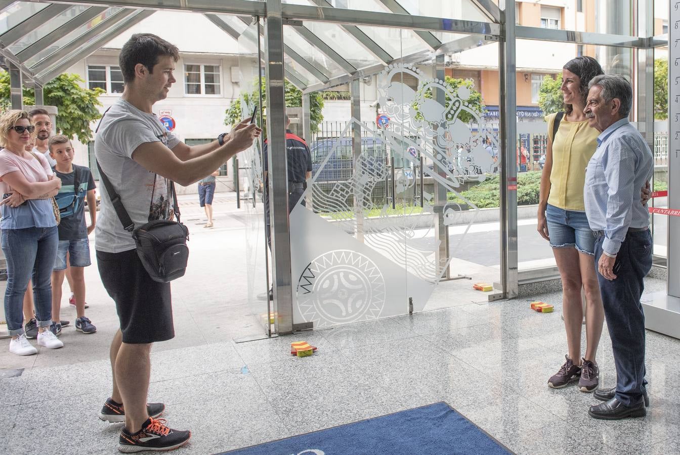 Revilla ha recibido este sábado a cuantas personas han querido acercarse a conocerlo.