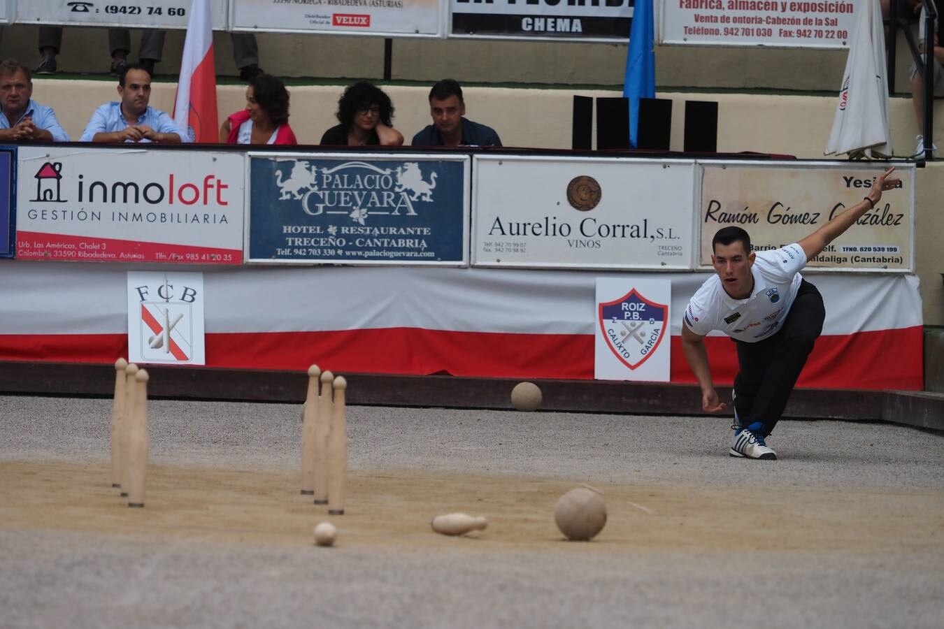 Fotos: Bolos en primera línea