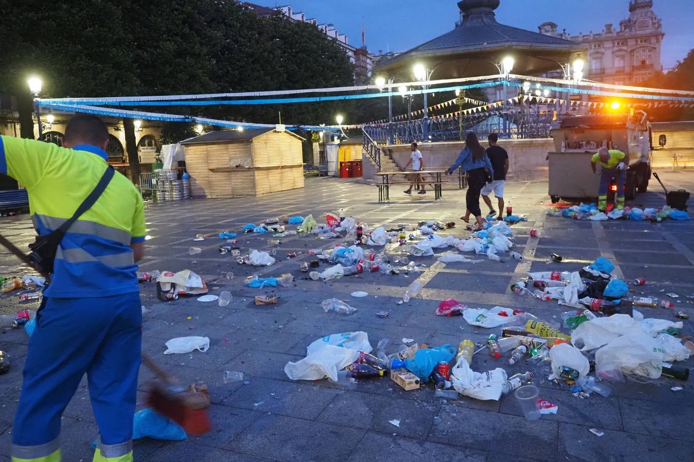 Fotos: Fiesta de día, basura de noche