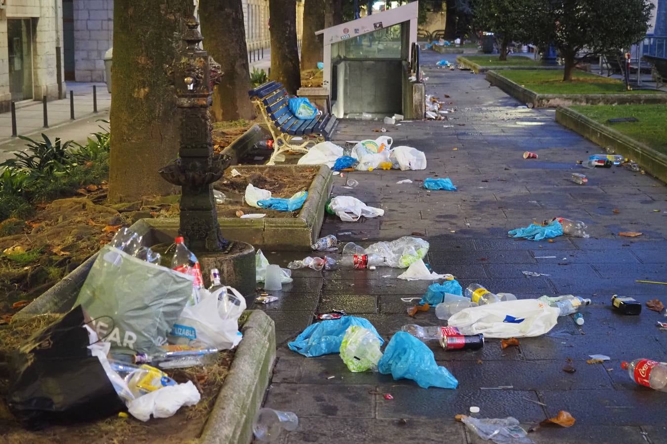 Fotos: Fiesta de día, basura de noche