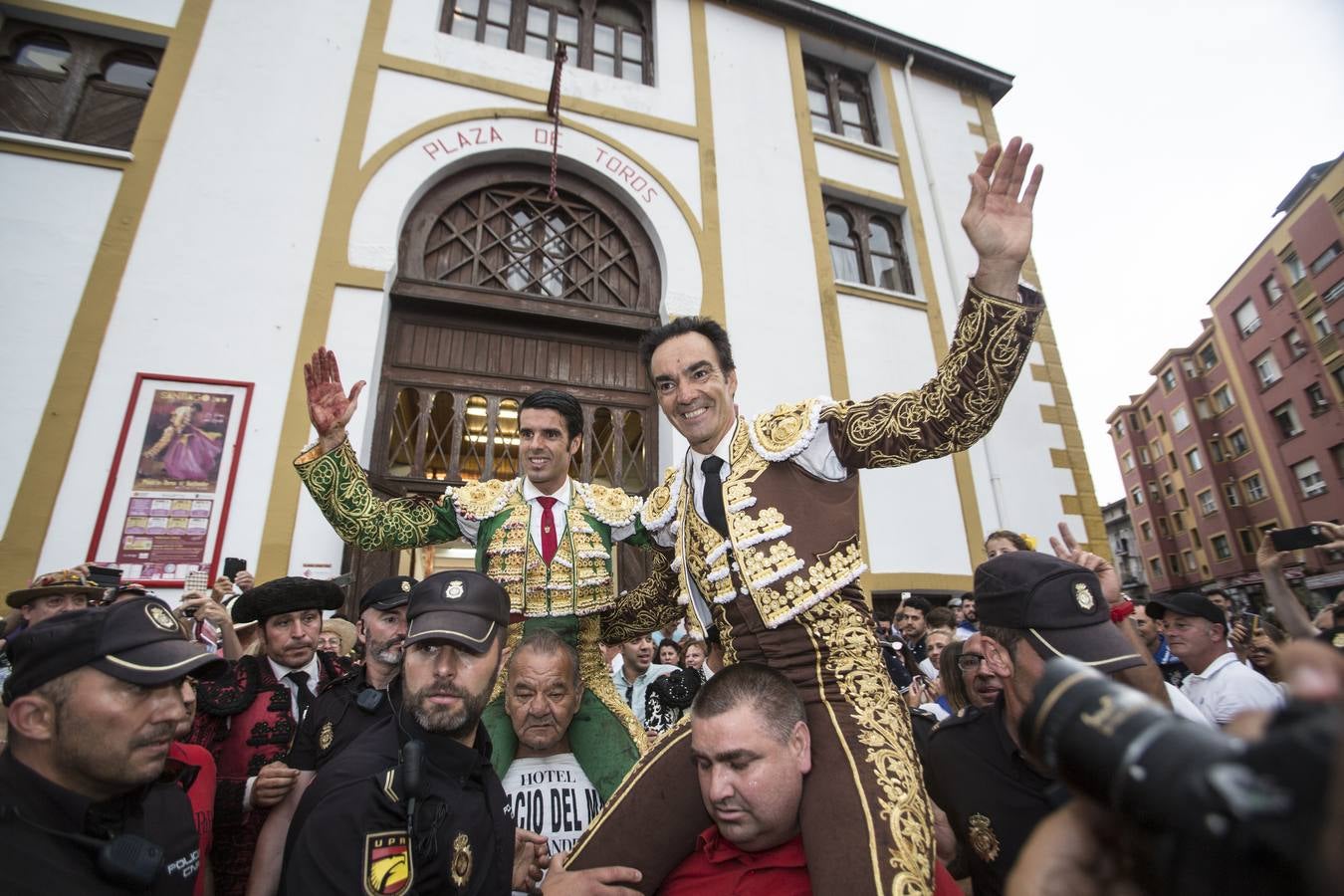 Curro Díaz, Manuel jesús 'El Cid' y Emilio de Justo en el tercer festejo de la Feria de Santiago