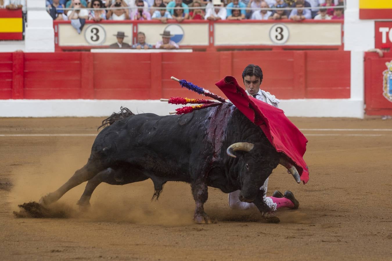 Quinto festejo de la Feria de Santiago con Miguel Ángel Perera; Julián López «El Juli», y Pablo Aguado 