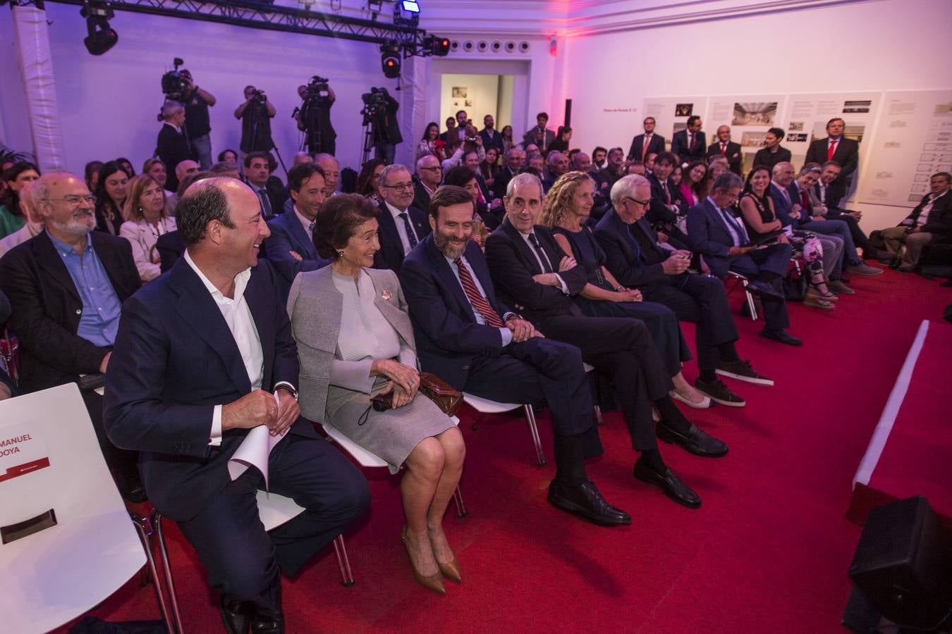 La presidenta del Banco Santander, Ana Botín, que ha presentado hoy los dos proyectos de la entidad en la ciudad en un acto en el que han estado presentes el arquitecto David Chipperfield y el estudio Cruz y Ortiz, el presidente de Cantabria y la alcaldesa de Santander, entre otras autoridades