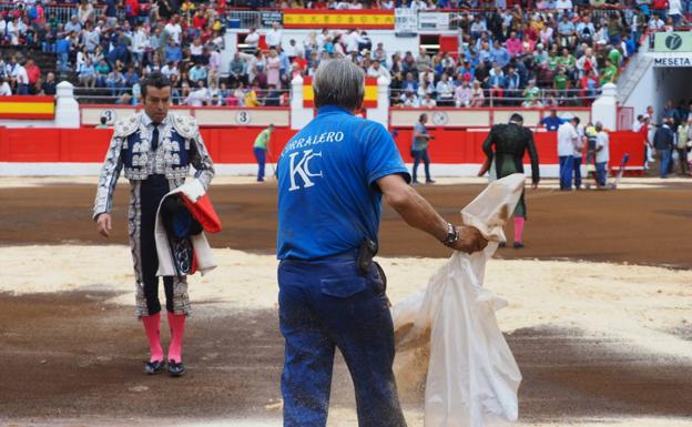 Galería. Los trabajos de acondicionamiento del coso santanderino por la lluvia.