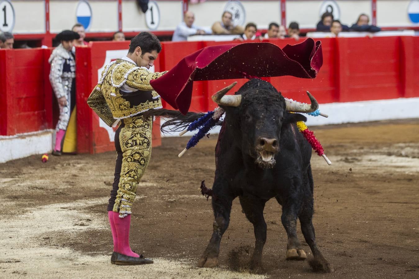 Sexto festejo de la Feria de Santiago con Cayetano, Diego Urdiales y José María Manzanares