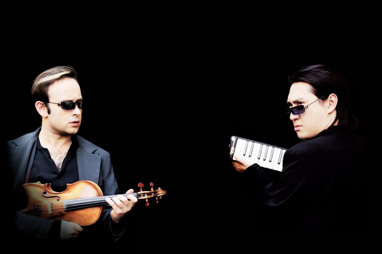 Aleksey Igudesman y Hyung-ki Joo presentan un espectáculo que combina música, teatro y humor.