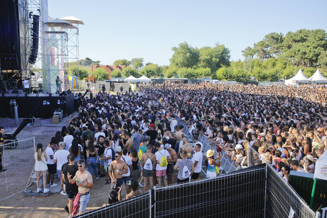 El festival de música urbana congregó a 15.000 personas