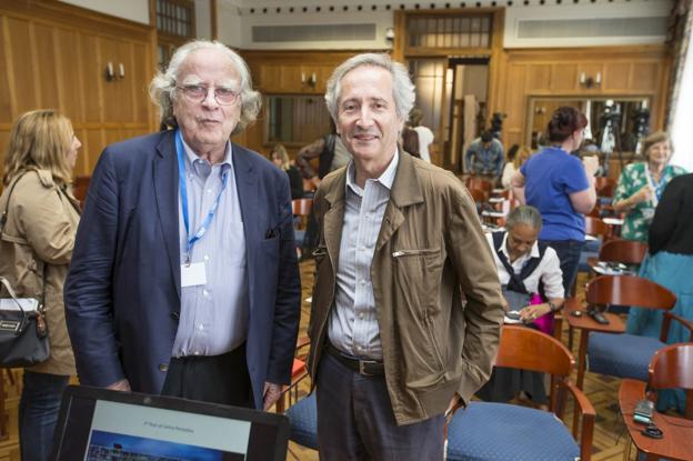 El profesor de Harvard Benjamin Buchloh y el director del Centro Pompidou, Bernard Blistène.