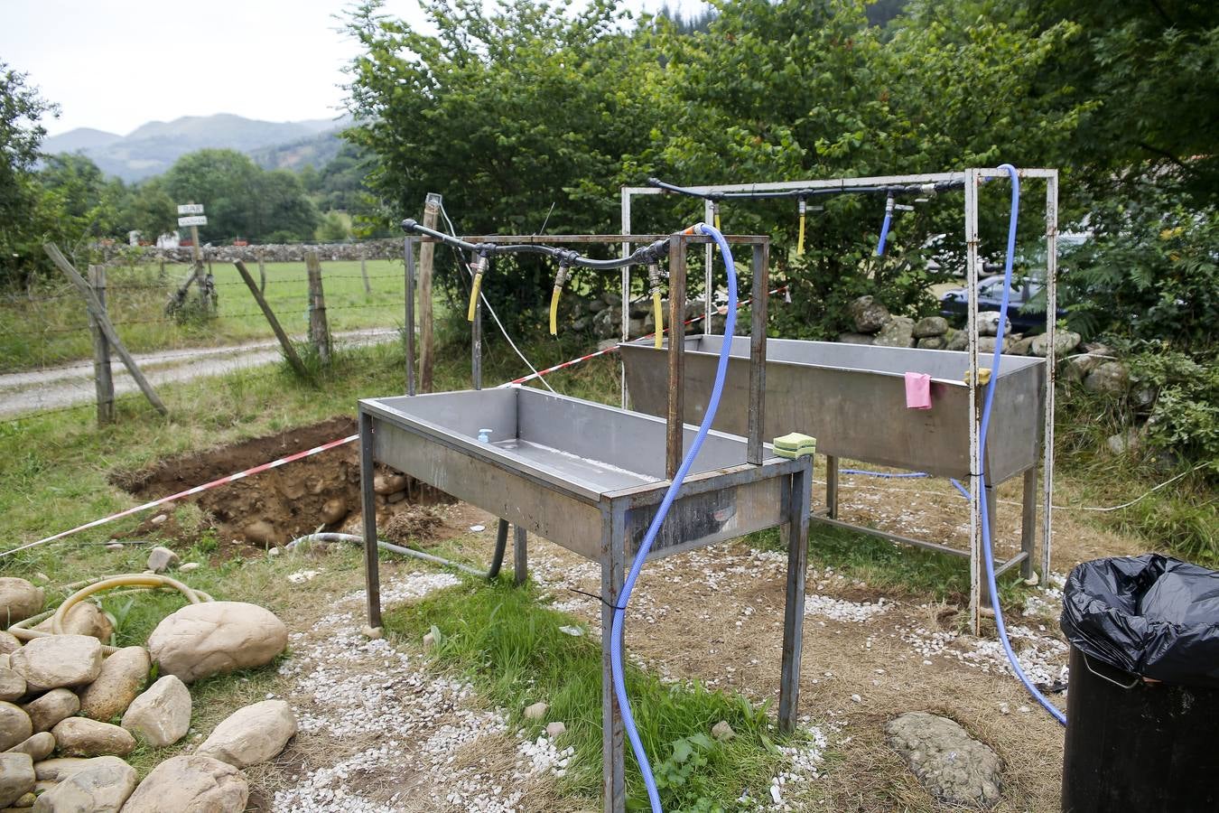 Lavaderos y foso para el depósito de las aguas.