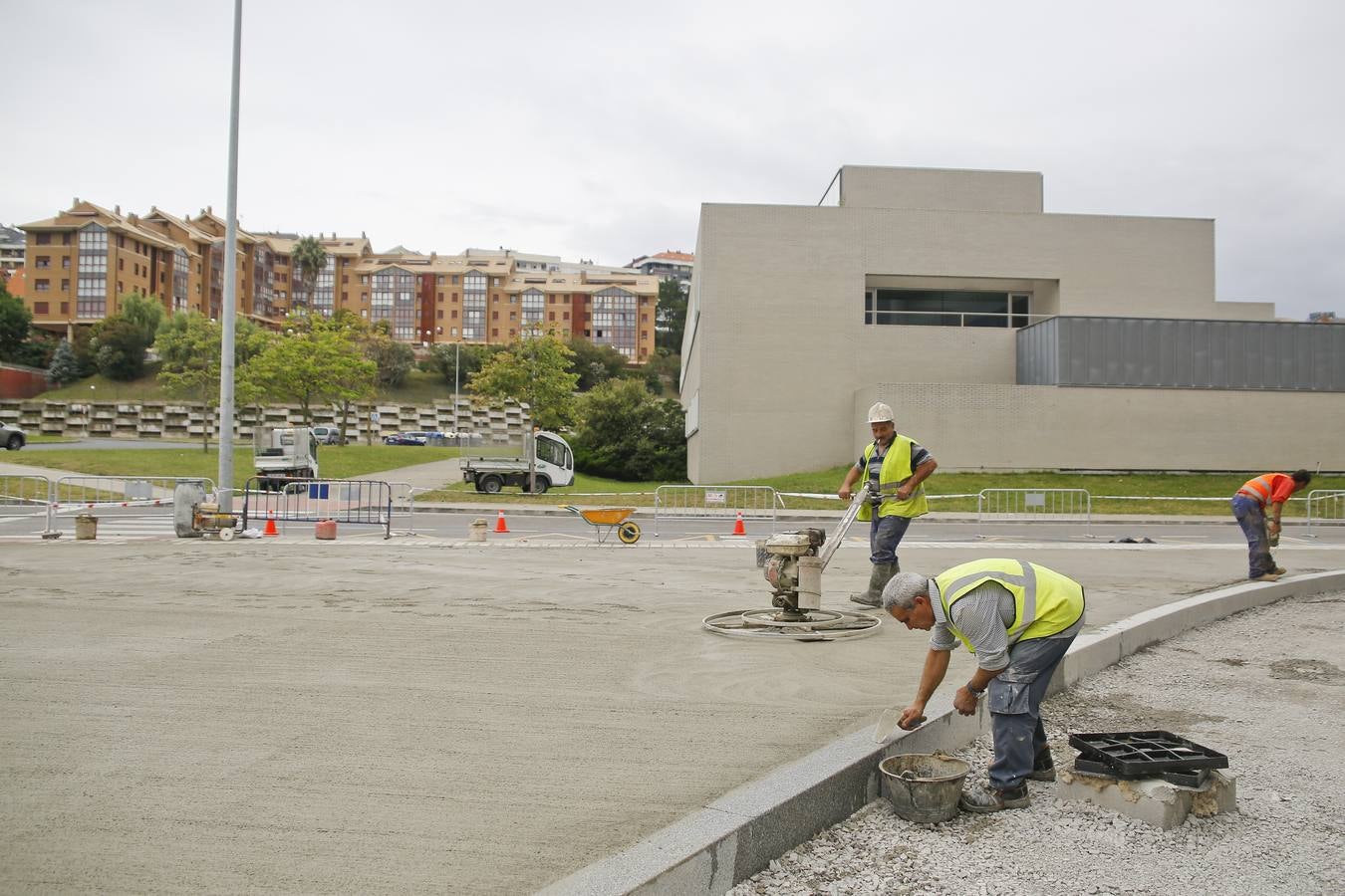 Los trabajos para adecuar el estadio del club cántabro avanzan a buen ritmo.