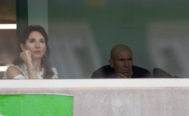 Zinedine Zidane presenció el debut de su hijo Luca en los Campos de Sport