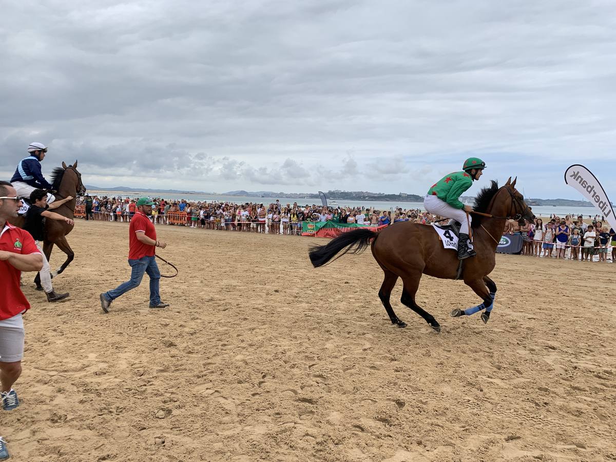 El caballo de la cuadra Río Cubas se impone por cuarta vez consecutiva en el Gran Premio Junta Vecinal y el de la cuadra El Sable vence en el Derby