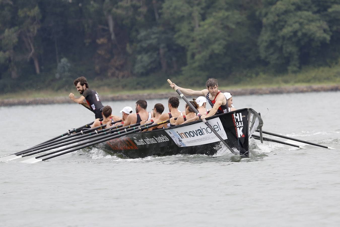 La 'Virgen del Carmen' es la mejor trainera cántabra en Punta de Parayas, al ocupar la quinta plaza en una regata en la que Pedreña fue séptima y Santoña, octava