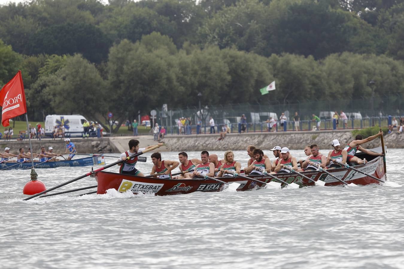 La 'Virgen del Carmen' es la mejor trainera cántabra en Punta de Parayas, al ocupar la quinta plaza en una regata en la que Pedreña fue séptima y Santoña, octava