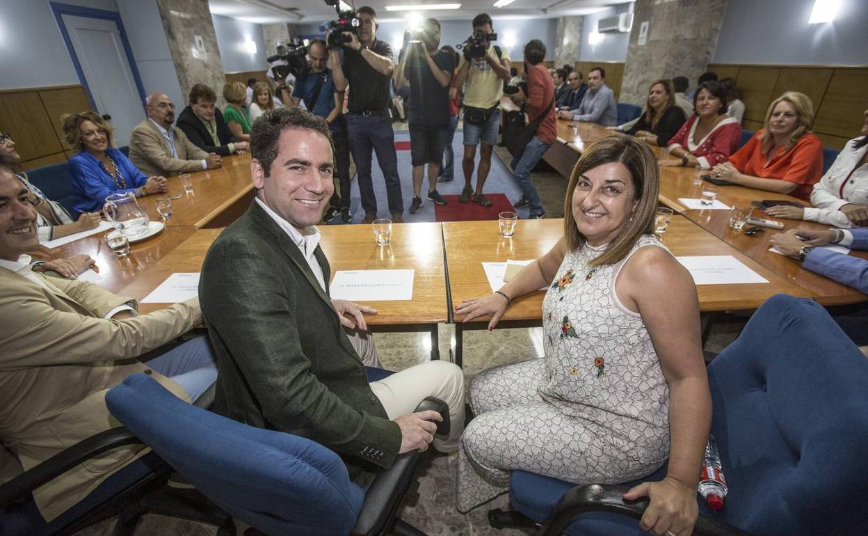 García Egea destaca el «respaldo total» de Génova al trabajo del PP cántabro, que es una «piña»