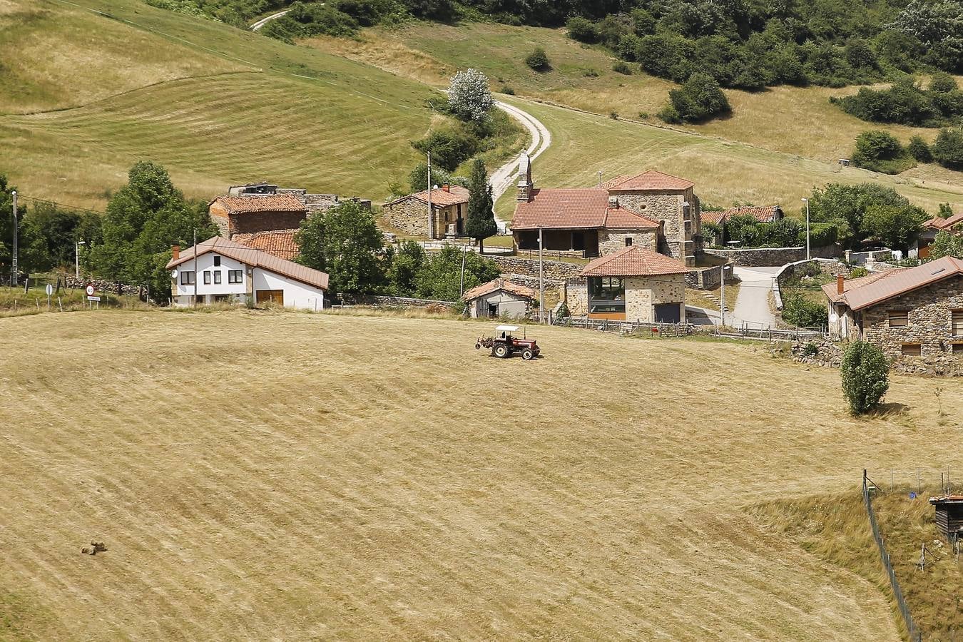 Una finca recién terminada en Lombraña.