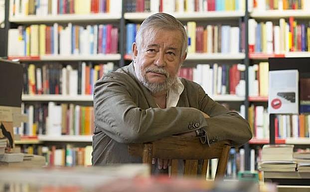 José María Guelbenzu estará hoy en el Paraninfo de La Magdalena