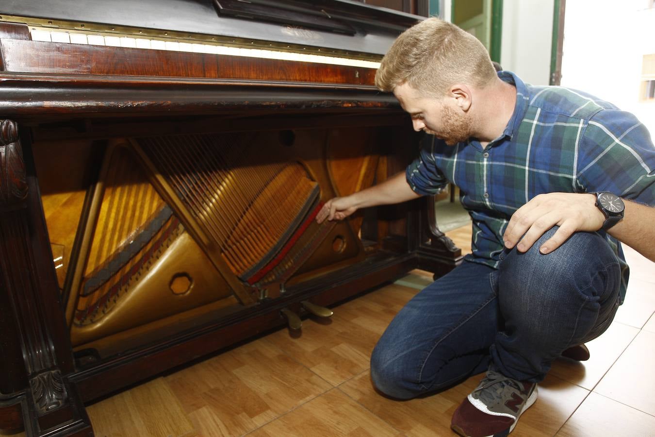 Fotos: Daniel Chiprian, afinador de pianos