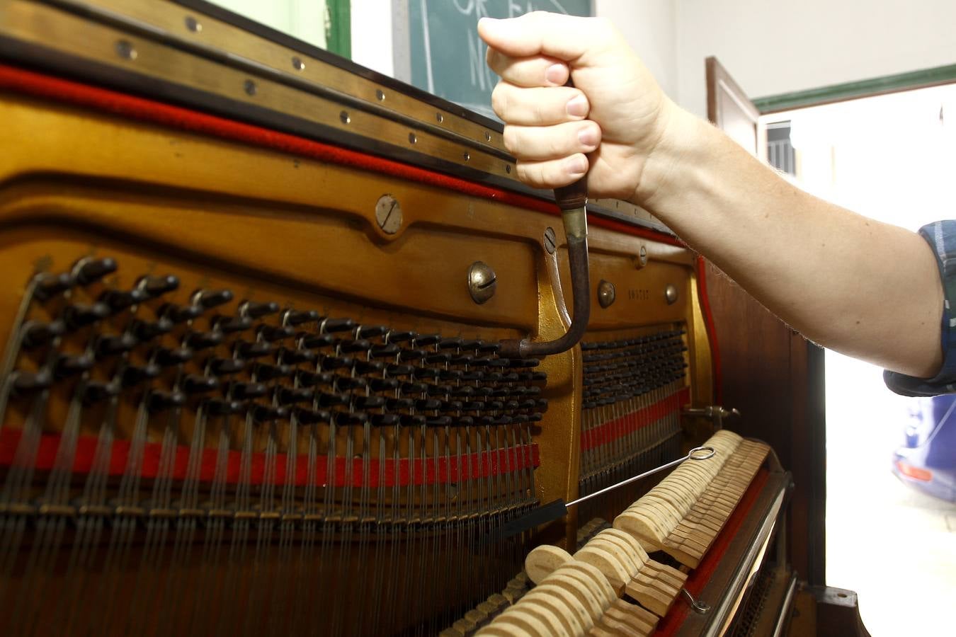 Fotos: Daniel Chiprian, afinador de pianos