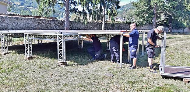 Esta semana ya han comenzado a montarse los principales escenarios de la fiesta. 