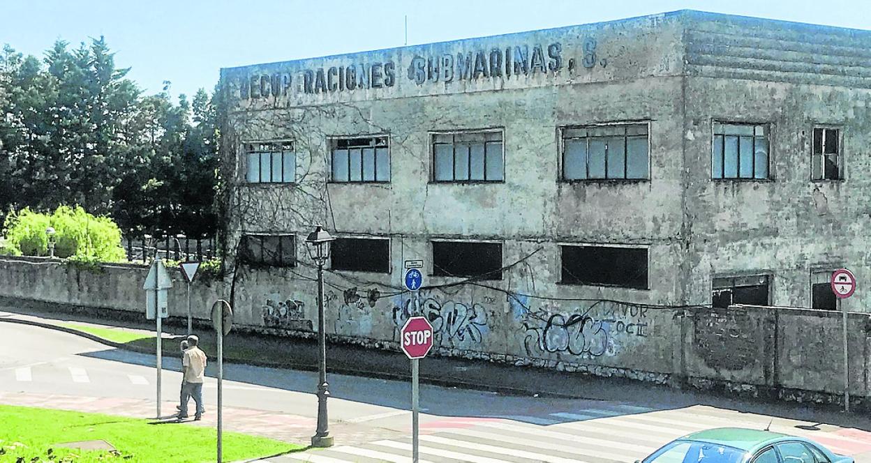 El antiguo inmueble de Recuperaciones Submarinas se convertirá en centro cultural. :: M. causo