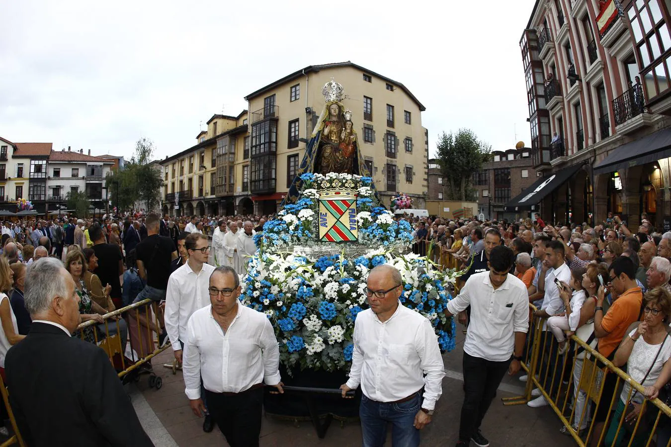 Fotos: Procesión de la Virgen Grande en Torrelavega