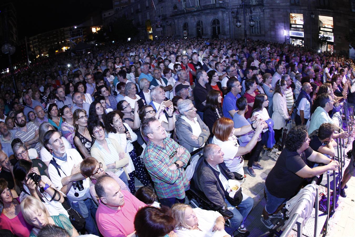 Víctor Manuel, durante la actuación del jueves en Torrelavega.