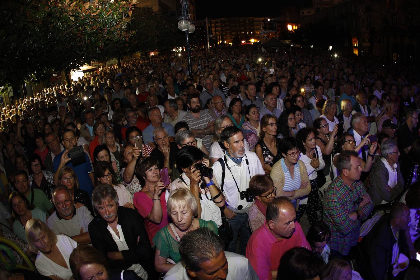 Víctor Manuel, durante la actuación del jueves en Torrelavega.