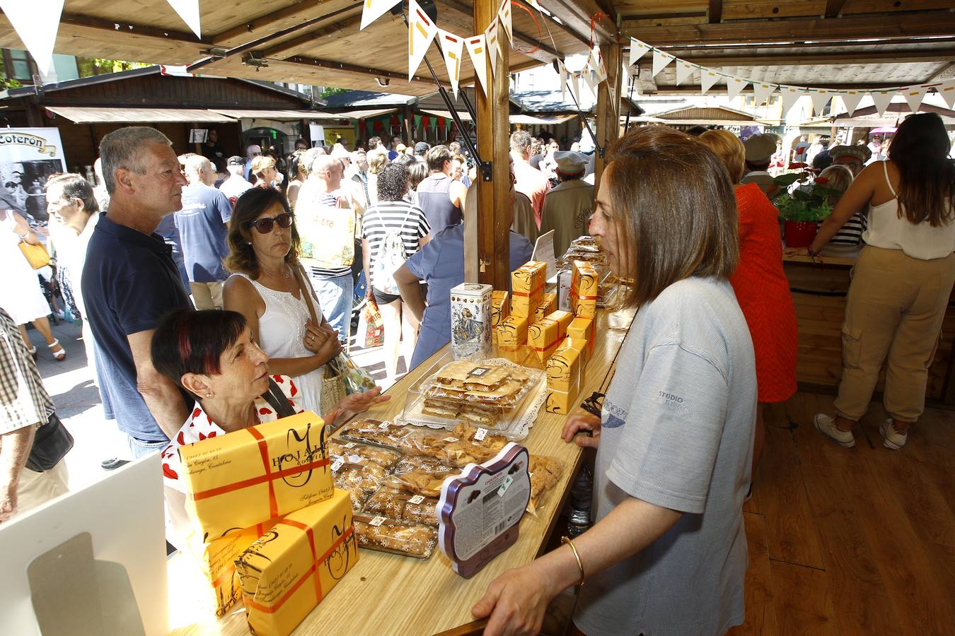 Fotos: La Feria del Hojaldre endulza las fiestas de La Patrona