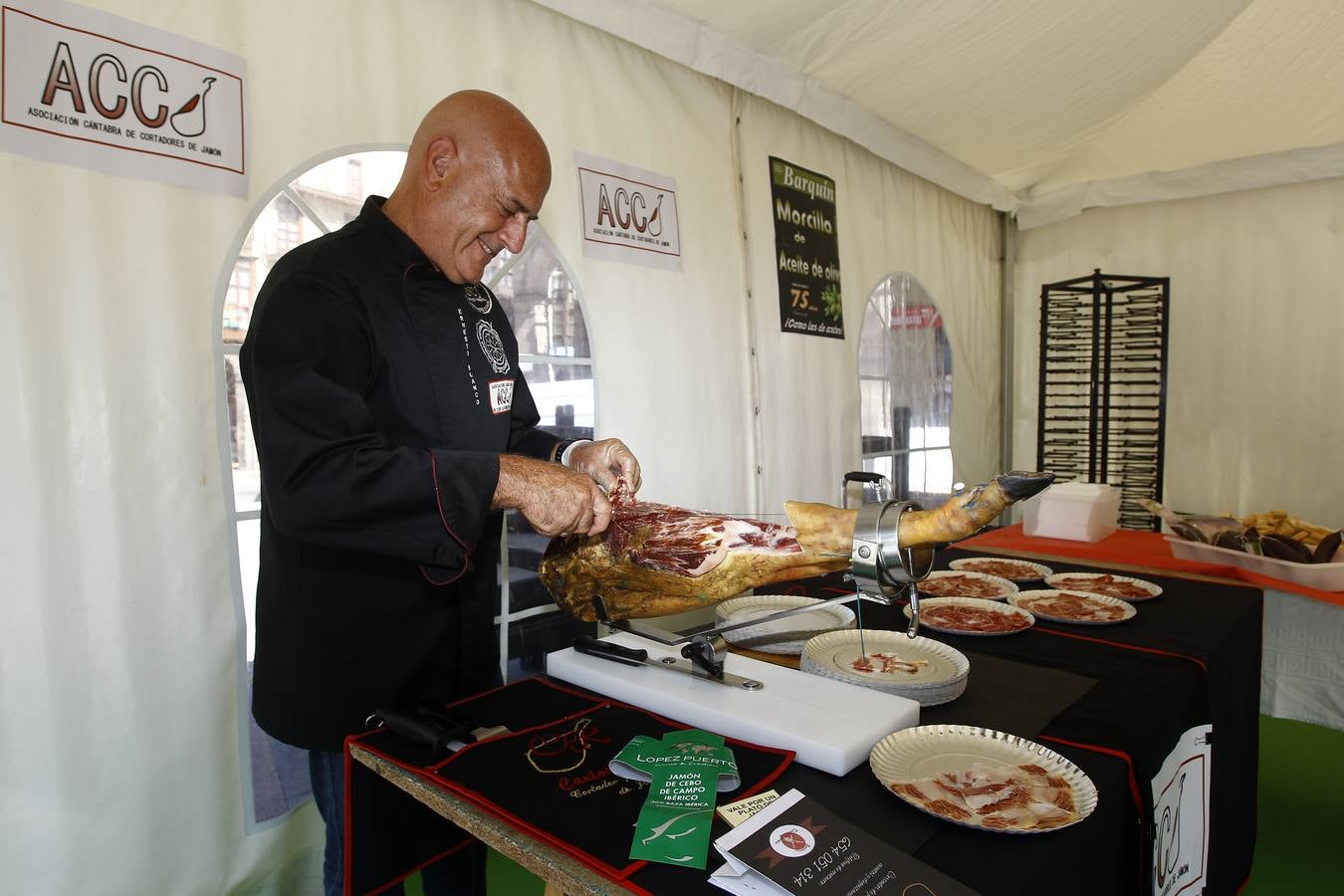 Fotos: La Feria del Hojaldre endulza las fiestas de La Patrona