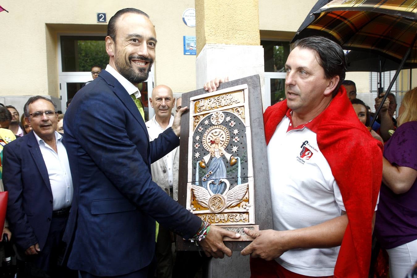 La carroza 'F2 Cíber', de Francis 2, ha ganado el concurso de la Gala Floral de Torrelavega, el emblemátio certamen que sirve como colofón a las fiestas de la Virgen Grande y que por primera vez en la historia no ha tenido desfile.