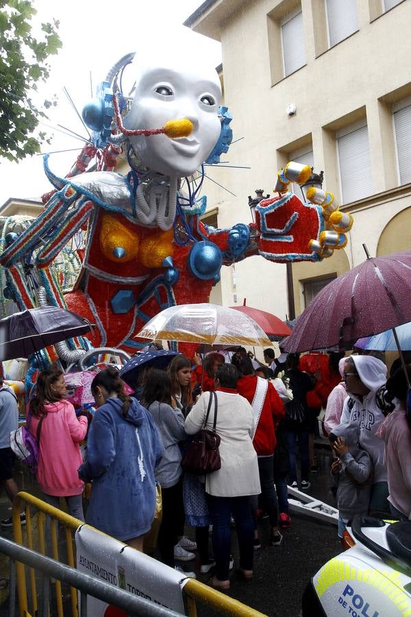 La carroza 'F2 Cíber', de Francis 2, ha ganado el concurso de la Gala Floral de Torrelavega, el emblemátio certamen que sirve como colofón a las fiestas de la Virgen Grande y que por primera vez en la historia no ha tenido desfile.