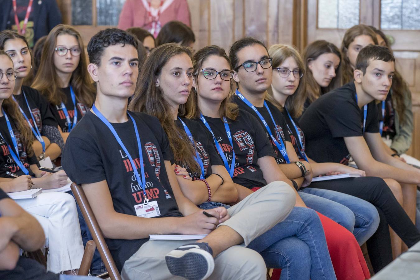 Los estudiantes arrancan su estancia en La Magdalena asistiendo a ponencias sobre nuevos retos científicos, biología o sobre arqueología 