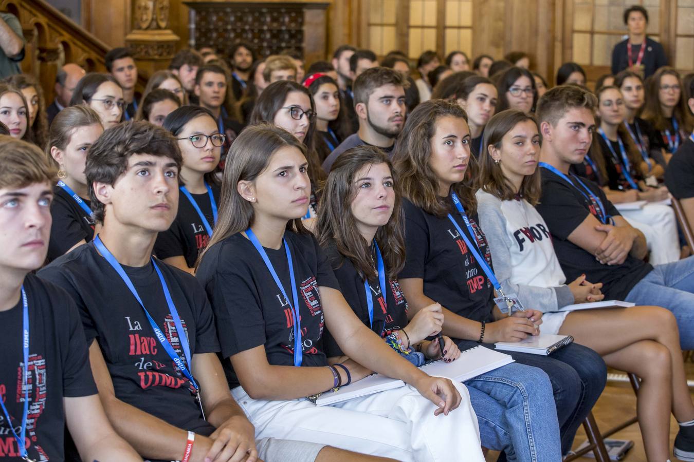 Los estudiantes arrancan su estancia en La Magdalena asistiendo a ponencias sobre nuevos retos científicos, biología o sobre arqueología 