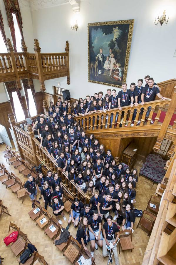 Los estudiantes arrancan su estancia en La Magdalena asistiendo a ponencias sobre nuevos retos científicos, biología o sobre arqueología 