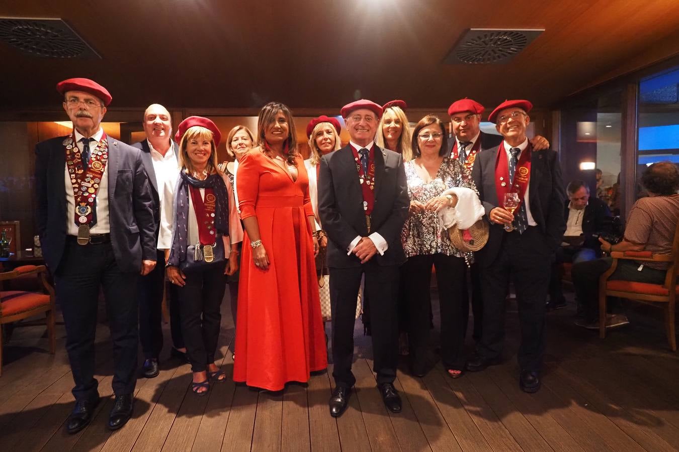 La alcaldesa de Santander, Gema Igual, la expresidenta del Parlamento de Cantabria, Lola Gorostiaga, y la regatista santanderina Berta Betanzos, han sido galardonadas este martes con el Emboque de Oro 2019, el máximo reconocimiento que la Casa de Cantabria en Madrid otorga a las personalidades cántabras.